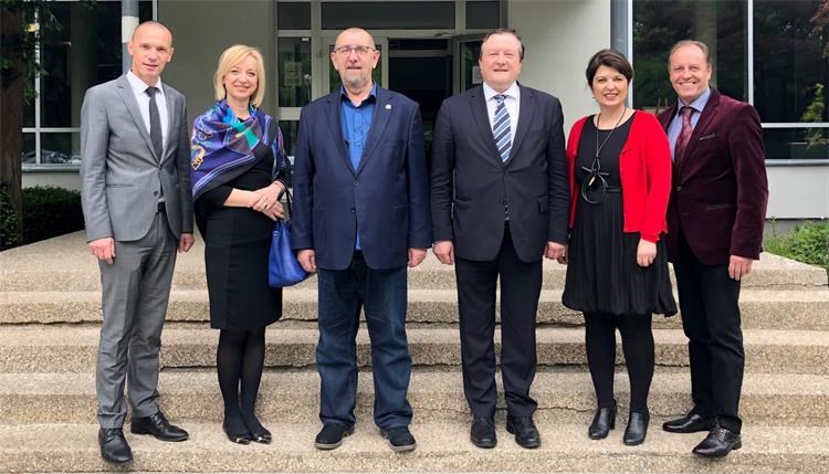 Slika /02_vijesti/2019/05/fotka_rektor.jpg