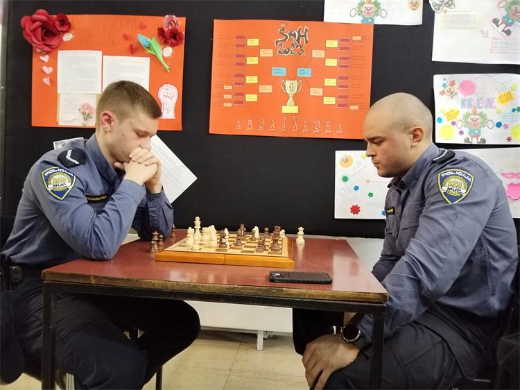 Slika /03_policijska_skola/2023/sah/IMG_20230309_130024.jpg
