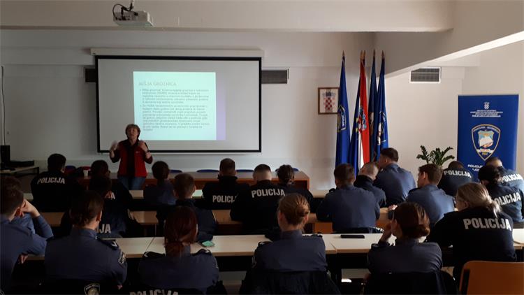 Slika /03_policijska_skola/2023/zdravlje/20230403_082822.jpg