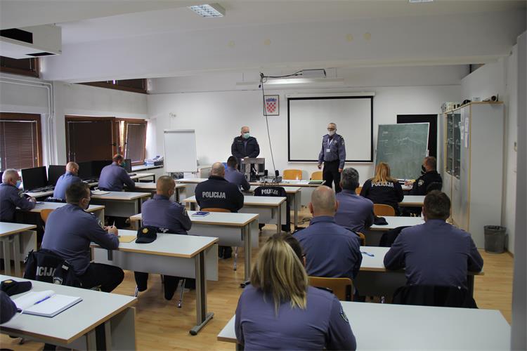 Slika 02_vijesti/2020/10/Te%C4%8Daj%20kontakt%20policija/SLIKA2.JPG