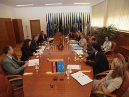 Slika topvijesti/2011/lipanj/sastanak-TX1.jpg