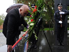 Slika topvijesti/2013/rujan/mirogoj/POLAGANJE_naslovna.jpg