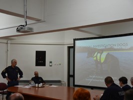 Slika topvijesti/2014/Rujan/akademija_psi_tragaci.jpg