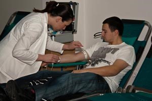 Slika topvijesti/godina_2009/prosinac_09/darivanje_krvi01.jpg